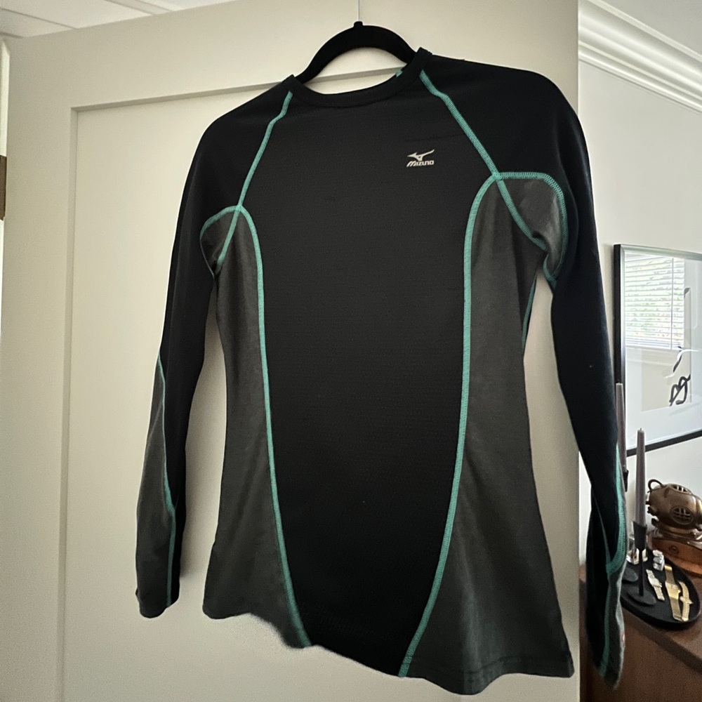 Mizuno Breath Thermo Virtual Body Design Long Sleeve Base Layer | Black/Teal